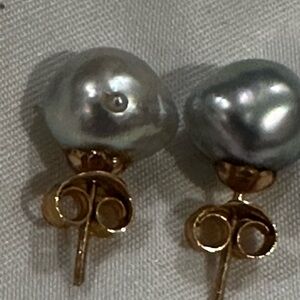 South Sea Pearl Stud Earrings - Unbranded